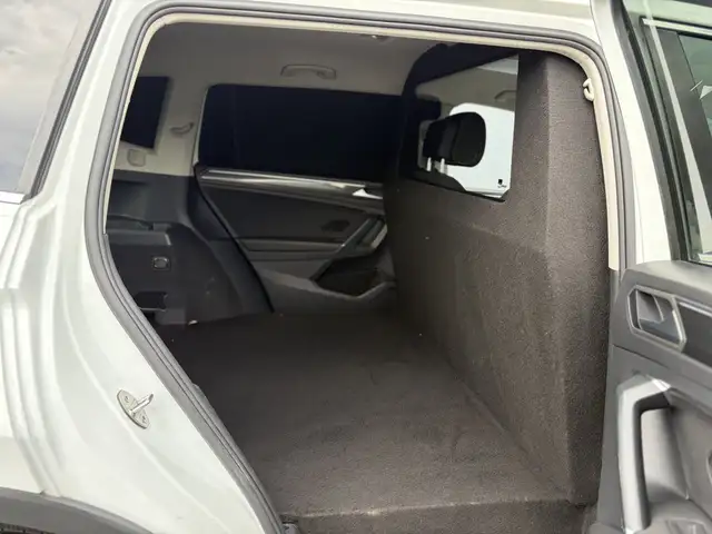 Volkswagen Tiguan Allspace view 14