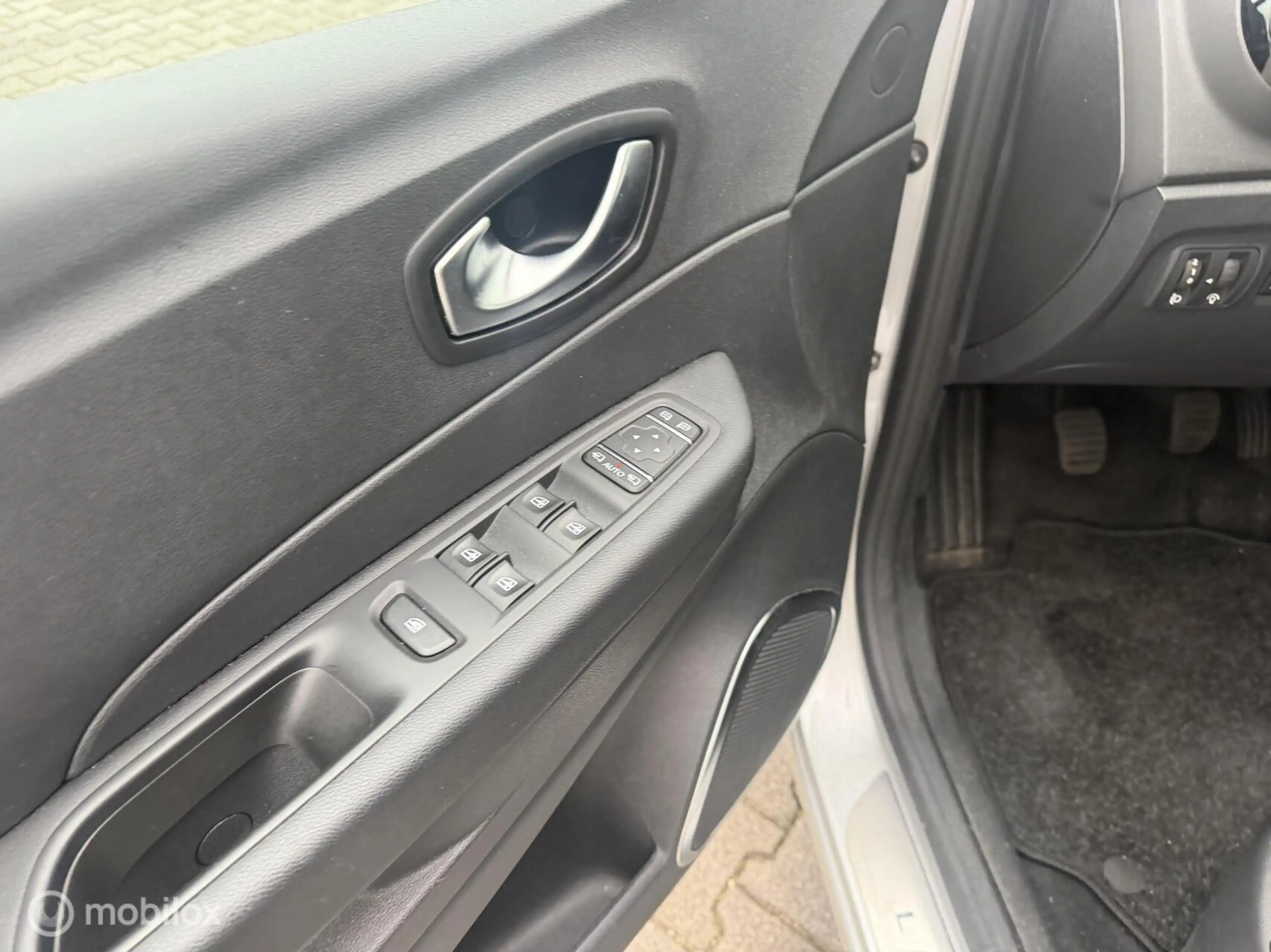 Renault Captur 0.9 TCe Limited — photo 9