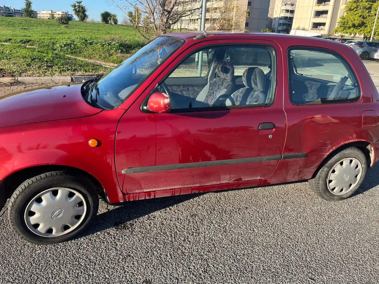 Nissan Micra 3p 1.0 Red - 2