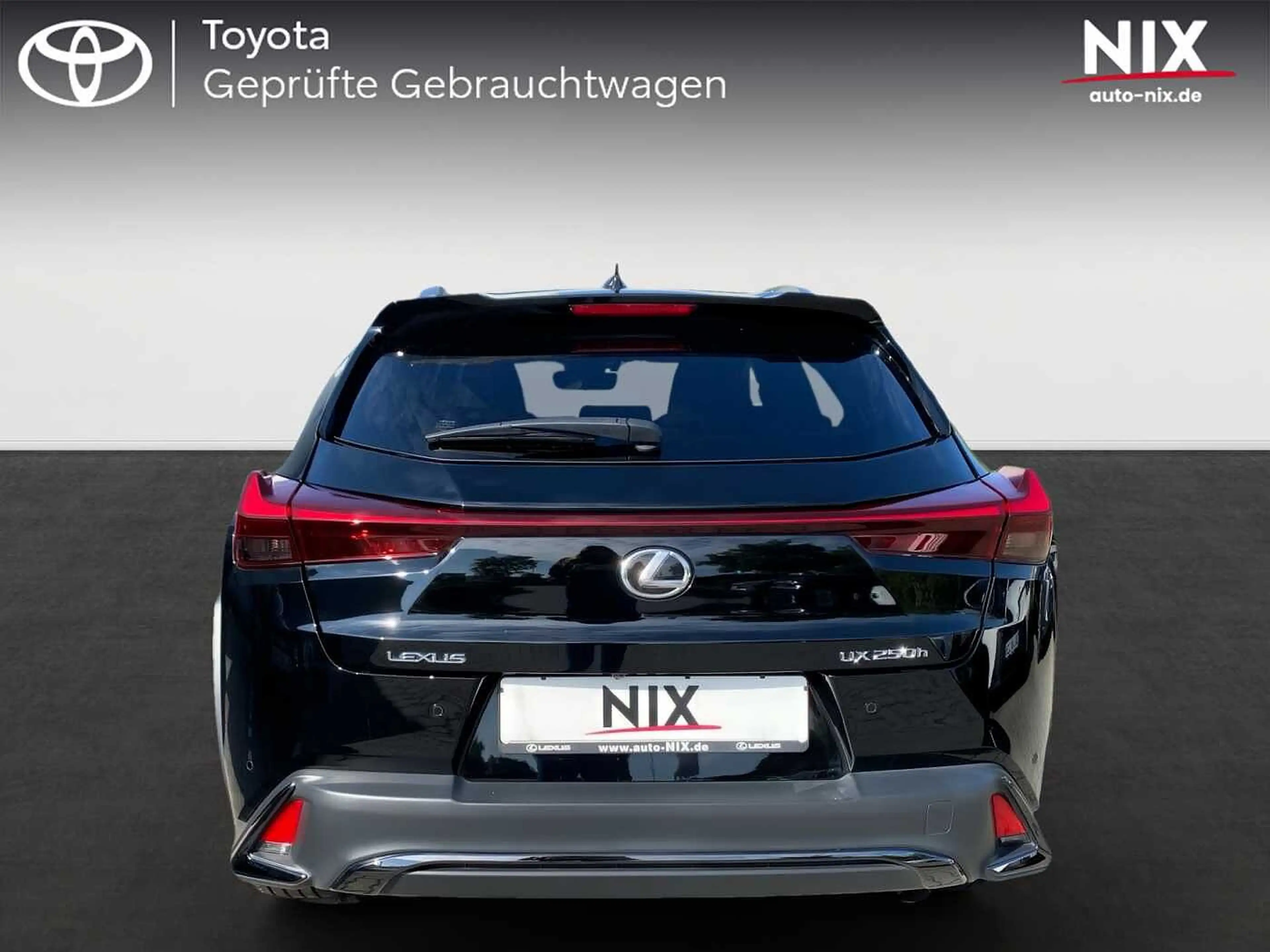Lexus UX 250h 2.0 Hybrid F-Sport Design — photo 4