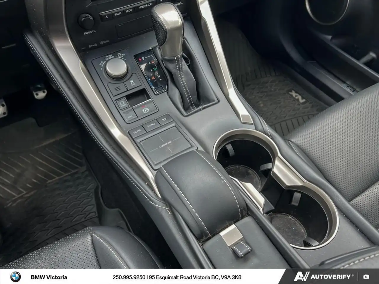Lexus NX fotografie Lexus NX