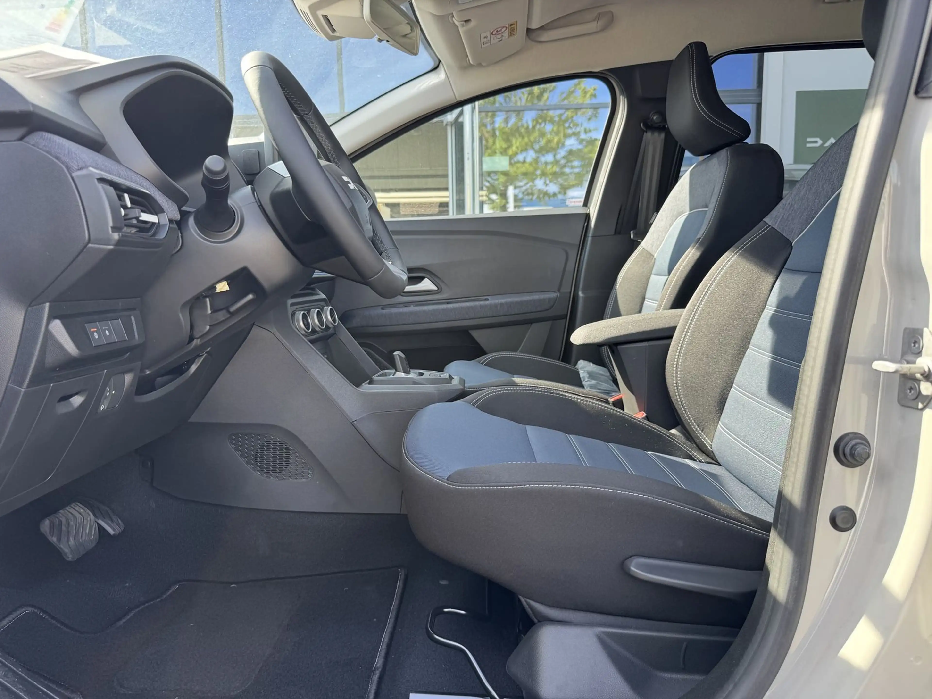 Dacia Jogger Journey hybrid 155*Navi*360°Kamera — photo 8