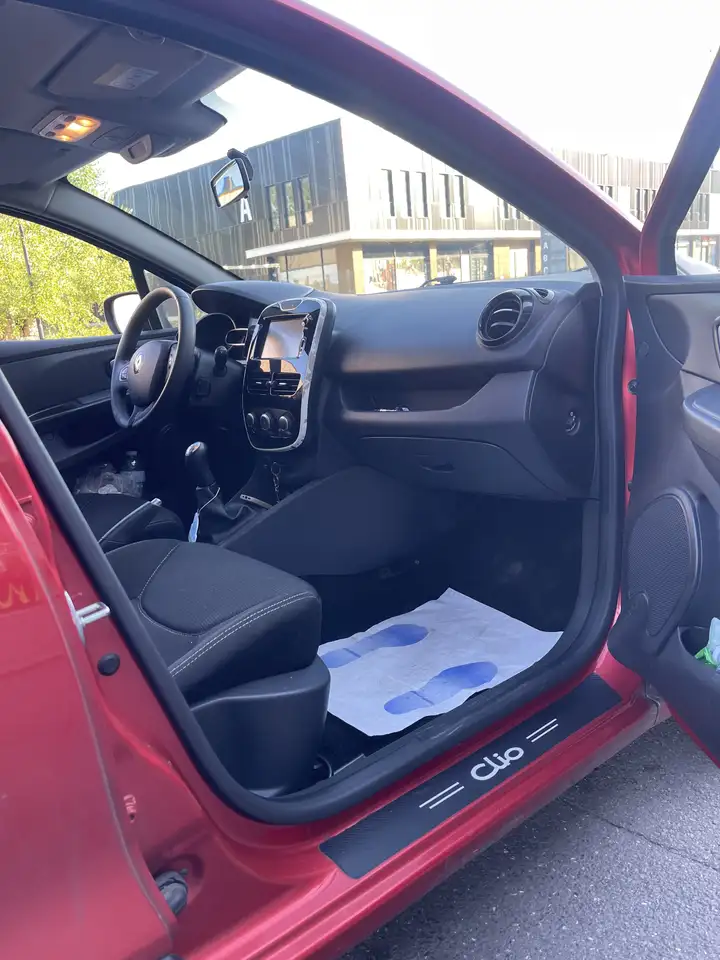 Renault Clio Citadine 5 portes — photo 3