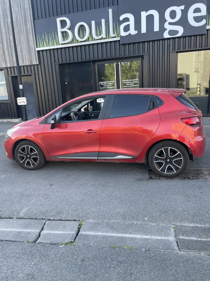Renault Clio Citadine 5 portes — photo 4