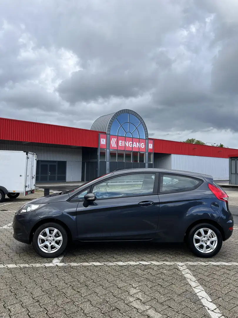 Ford Fiesta Futura 2 - 2