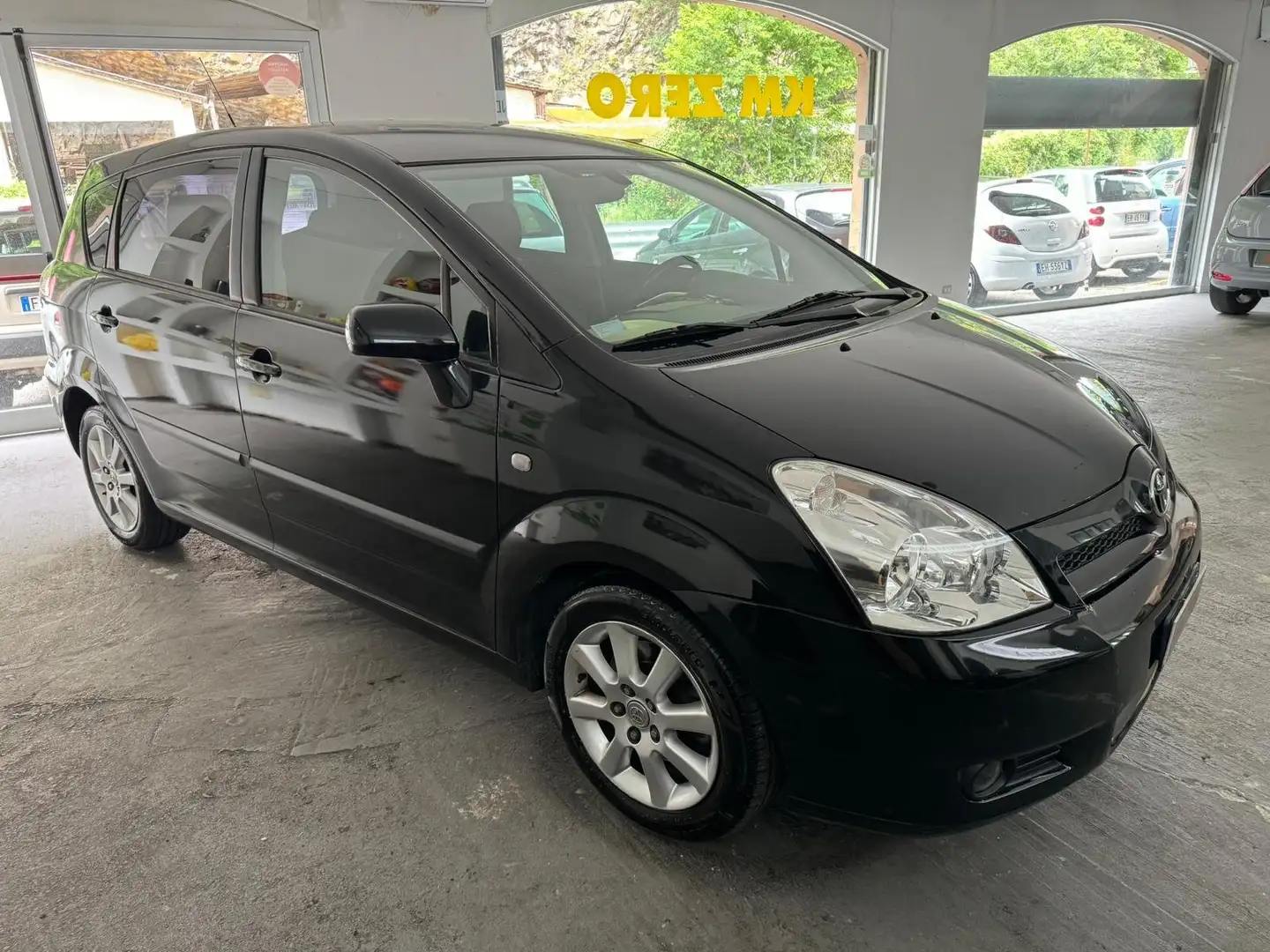 Toyota Corolla Corolla Verso 2.2 d-4d Sol 136cv NEOPATENTI Černá - 2