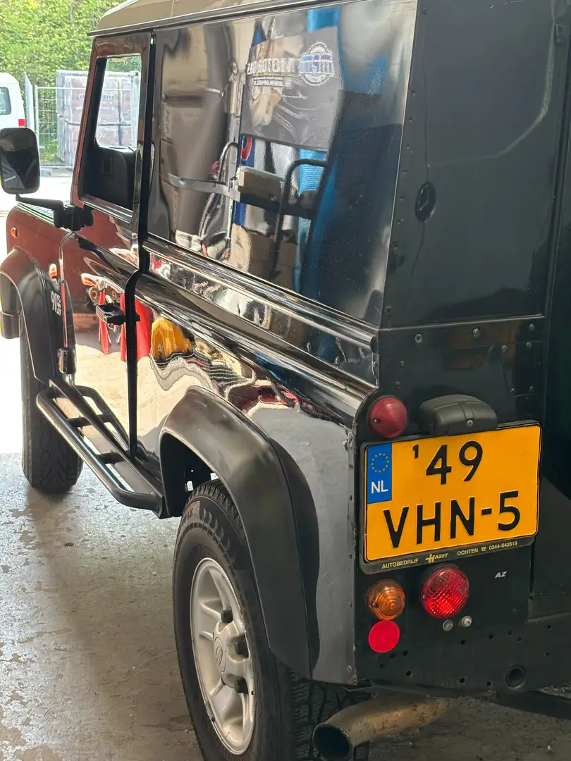 Land Rover Defender Defender 2.4 TD HT 90" E Schwarz - 2