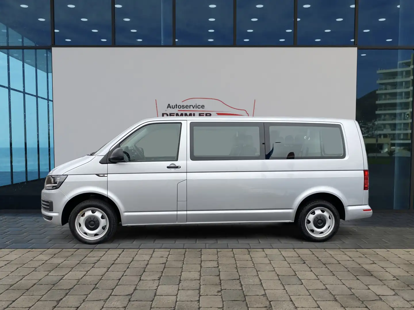 Volkswagen T6 Caravelle 2.0 TDI lang ,Klima, Einparkhilfe Silber - 2