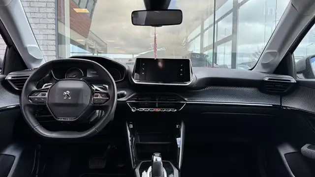 Peugeot 208 view 7