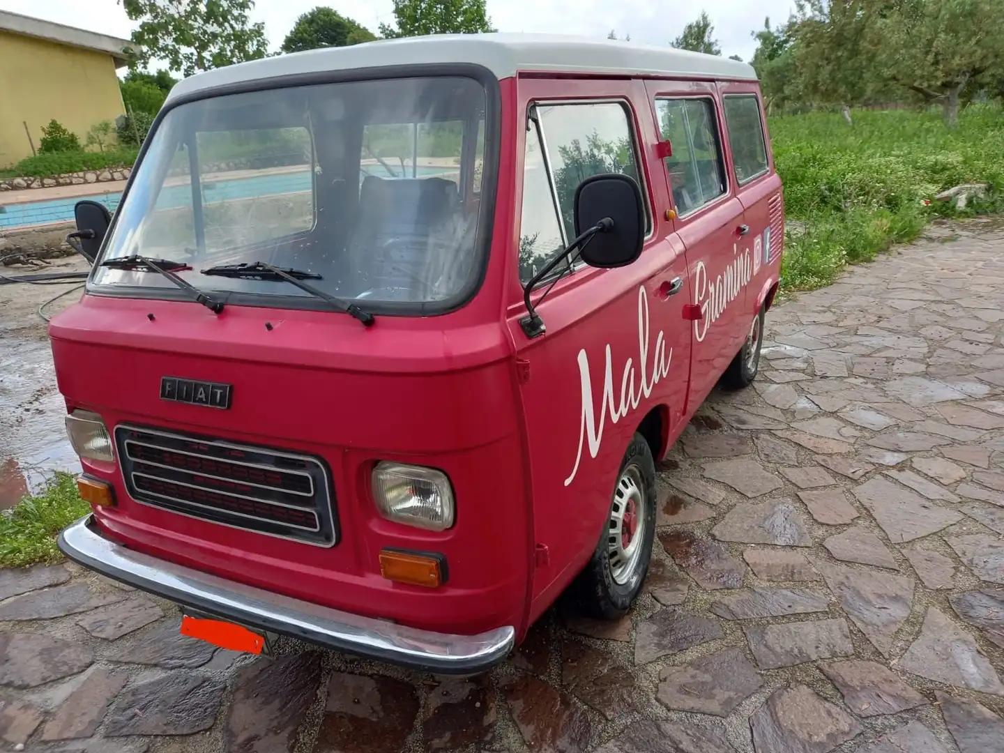 Fiat 900 Panorama crvena - 1