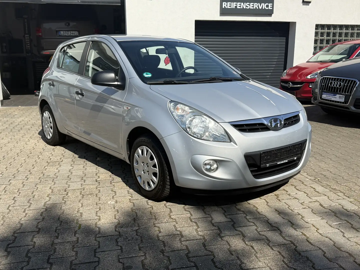 Hyundai i20 Classic Zilver - 1