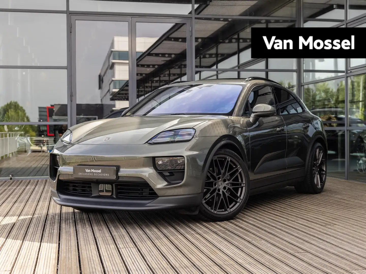 Porsche Macan 4 100 kWh | PANORAMA | PASM LUCHTVERING | PDLS + | Grün - 1