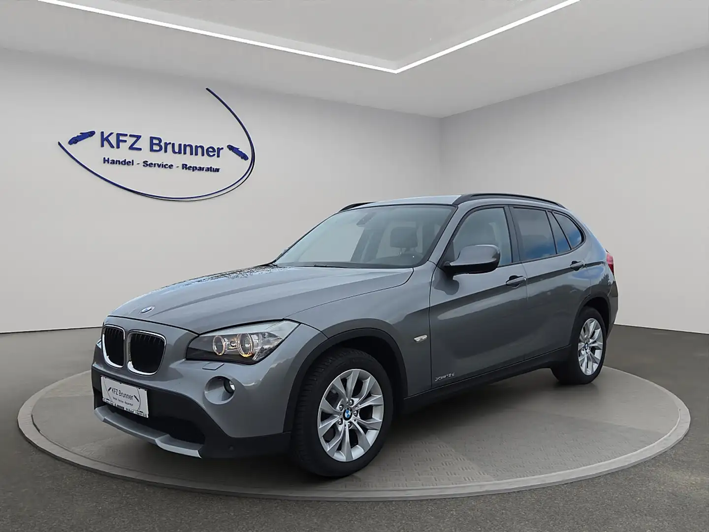 BMW X1 **xDrive,Temp,Xenon,PDC** Silber - 1