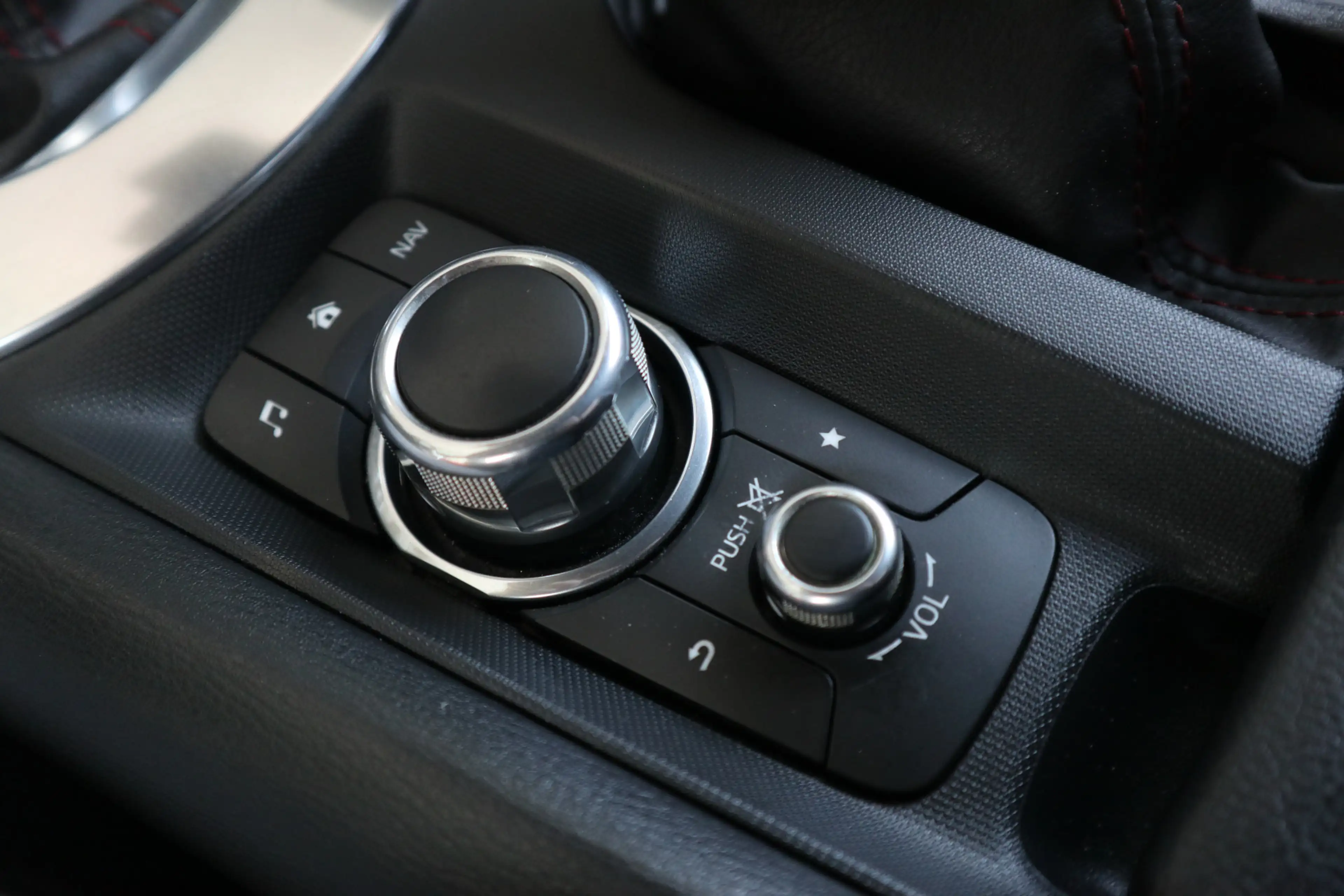 Mazda MX-5 2.0 SkyActiv-G 160 GT-M — photo 18