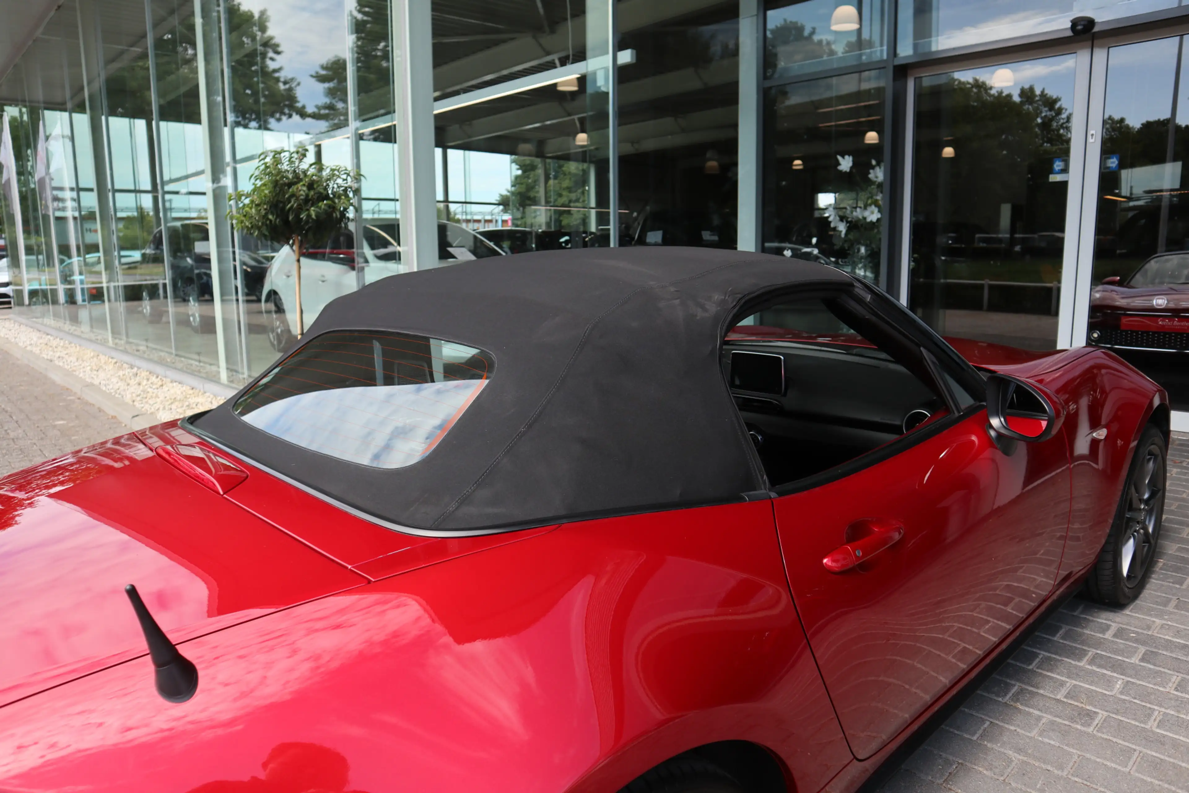 Mazda MX-5 2.0 SkyActiv-G 160 GT-M — photo 32
