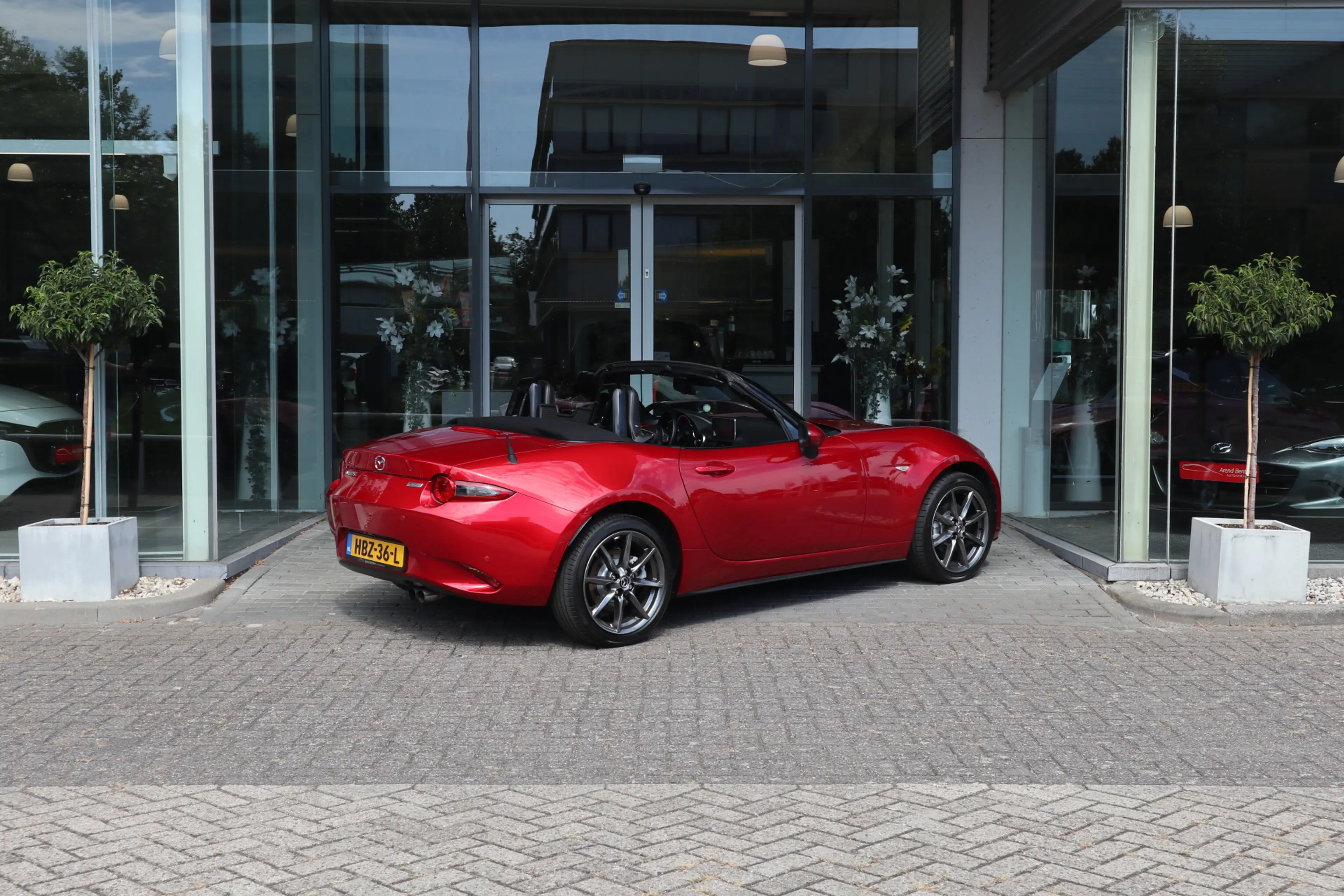 Mazda MX-5 2.0 SkyActiv-G 160 GT-M — photo 10