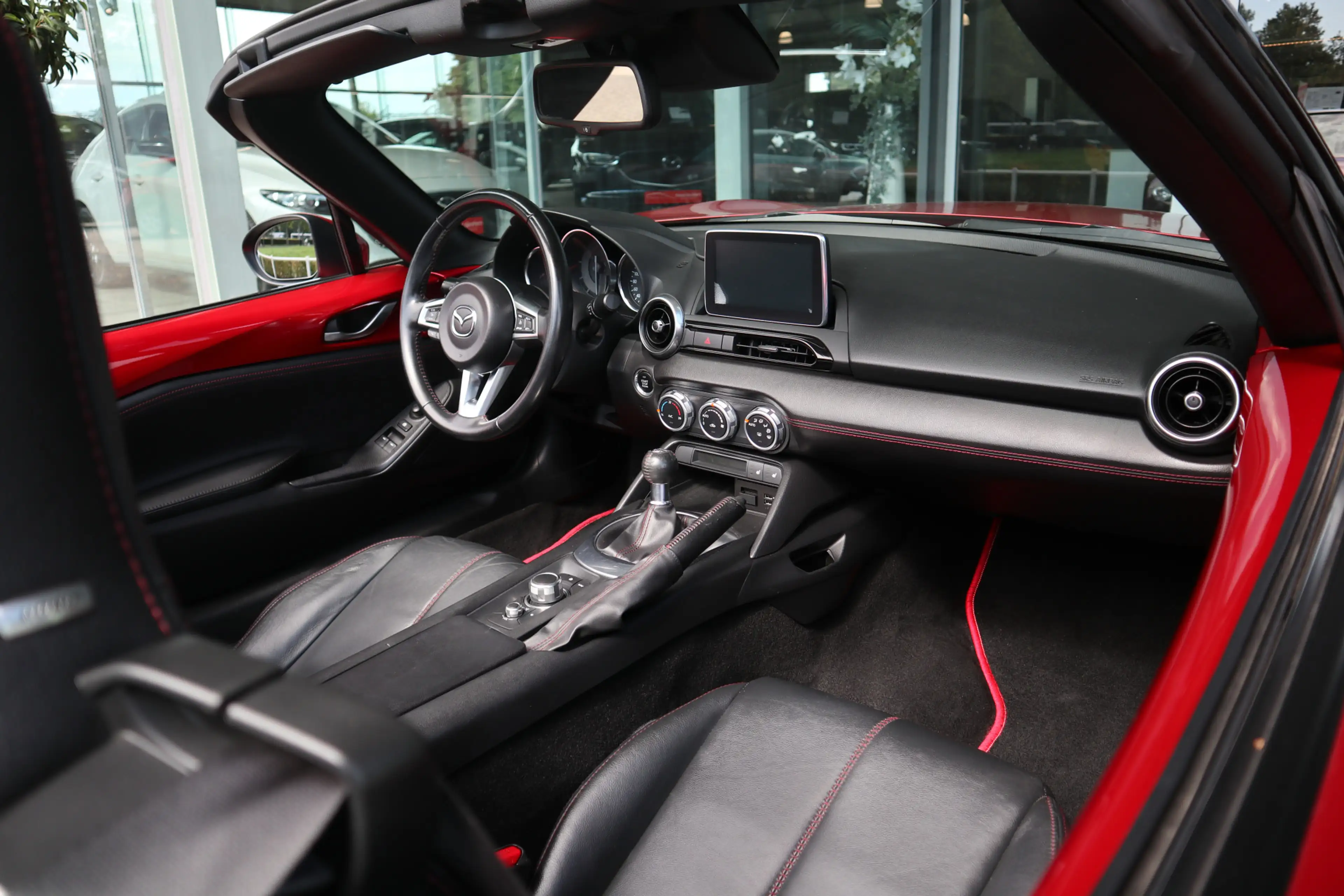Mazda MX-5 2.0 SkyActiv-G 160 GT-M — photo 4