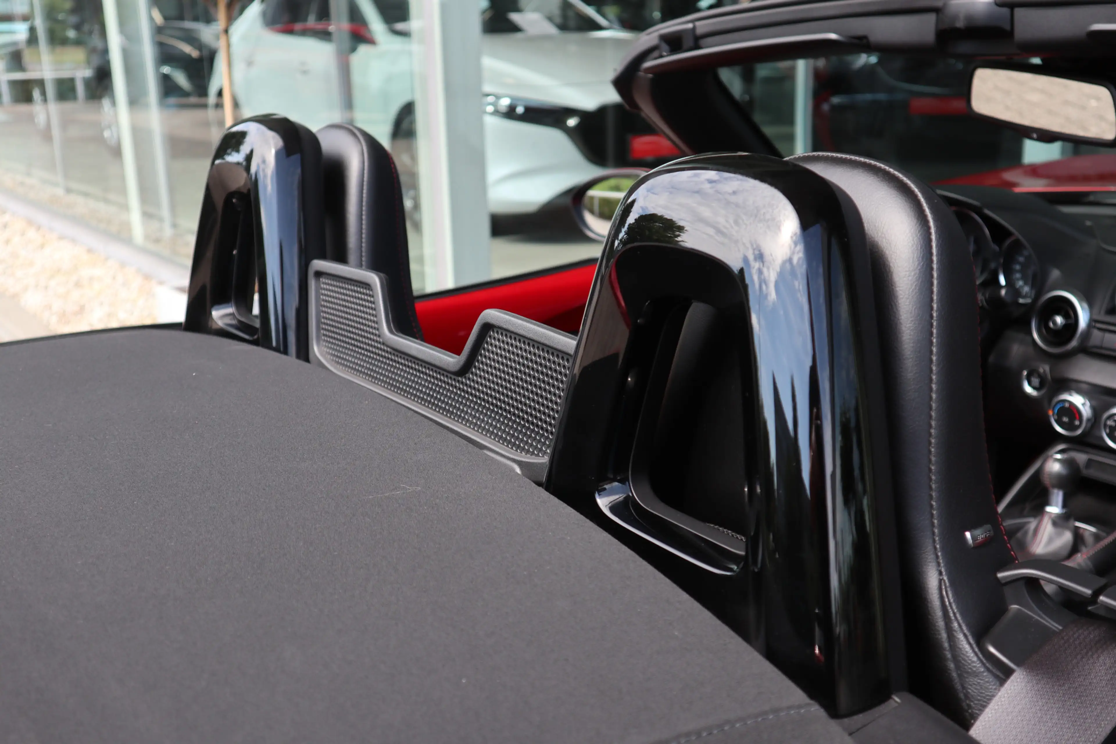 Mazda MX-5 2.0 SkyActiv-G 160 GT-M — photo 21