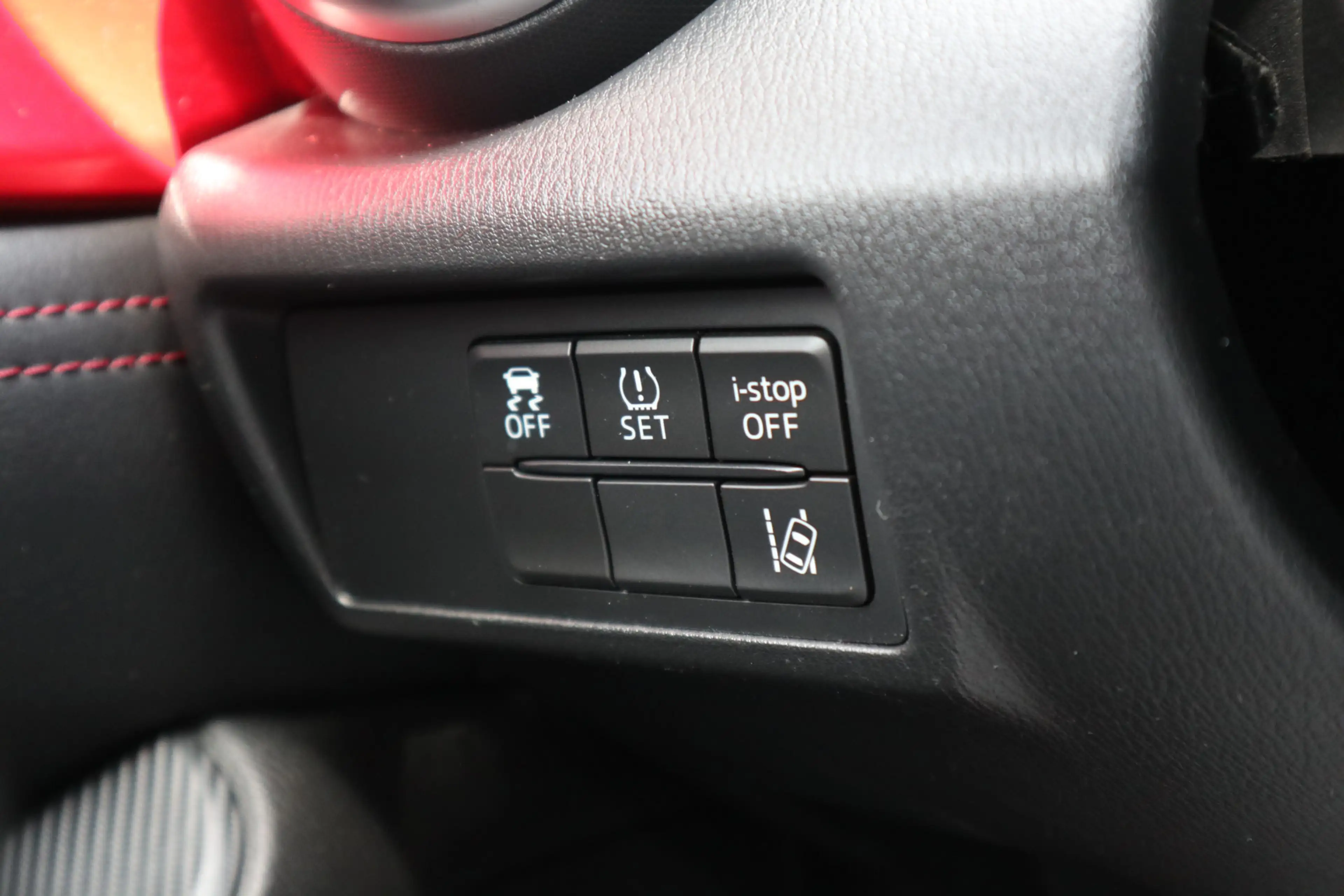 Mazda MX-5 2.0 SkyActiv-G 160 GT-M — photo 24