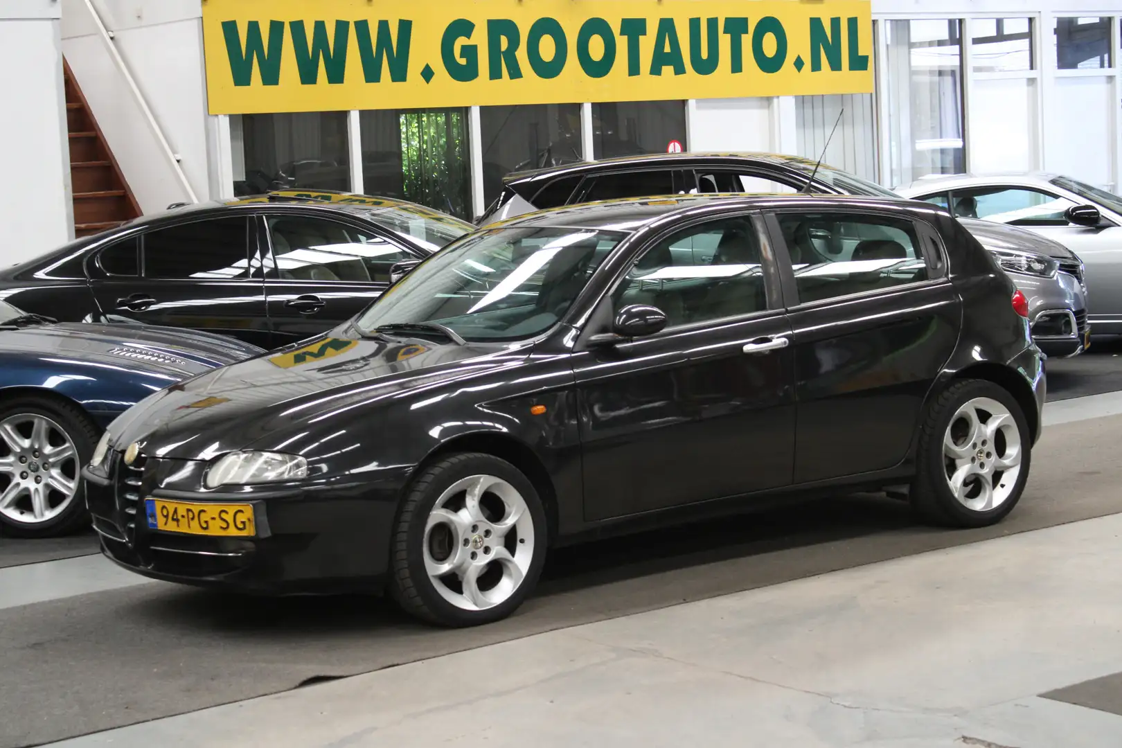 Alfa Romeo 147 1.6 T.Spark Impression Airco, Lederen bekleding, S Czarny - 1