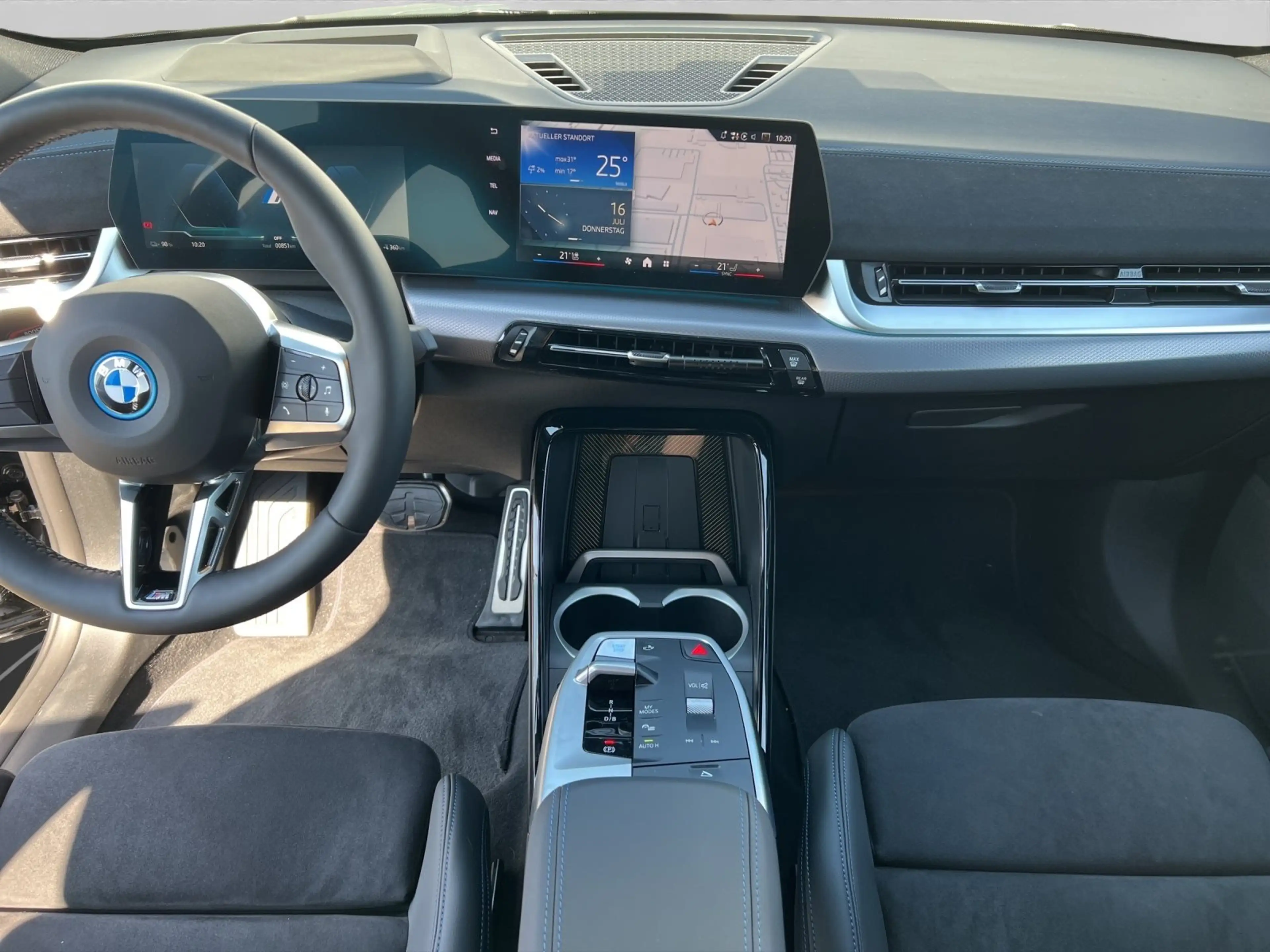 BMW iX2 xDrive30 M Sportpaket Pro Head-Up Harman Kardon Dr — photo 11