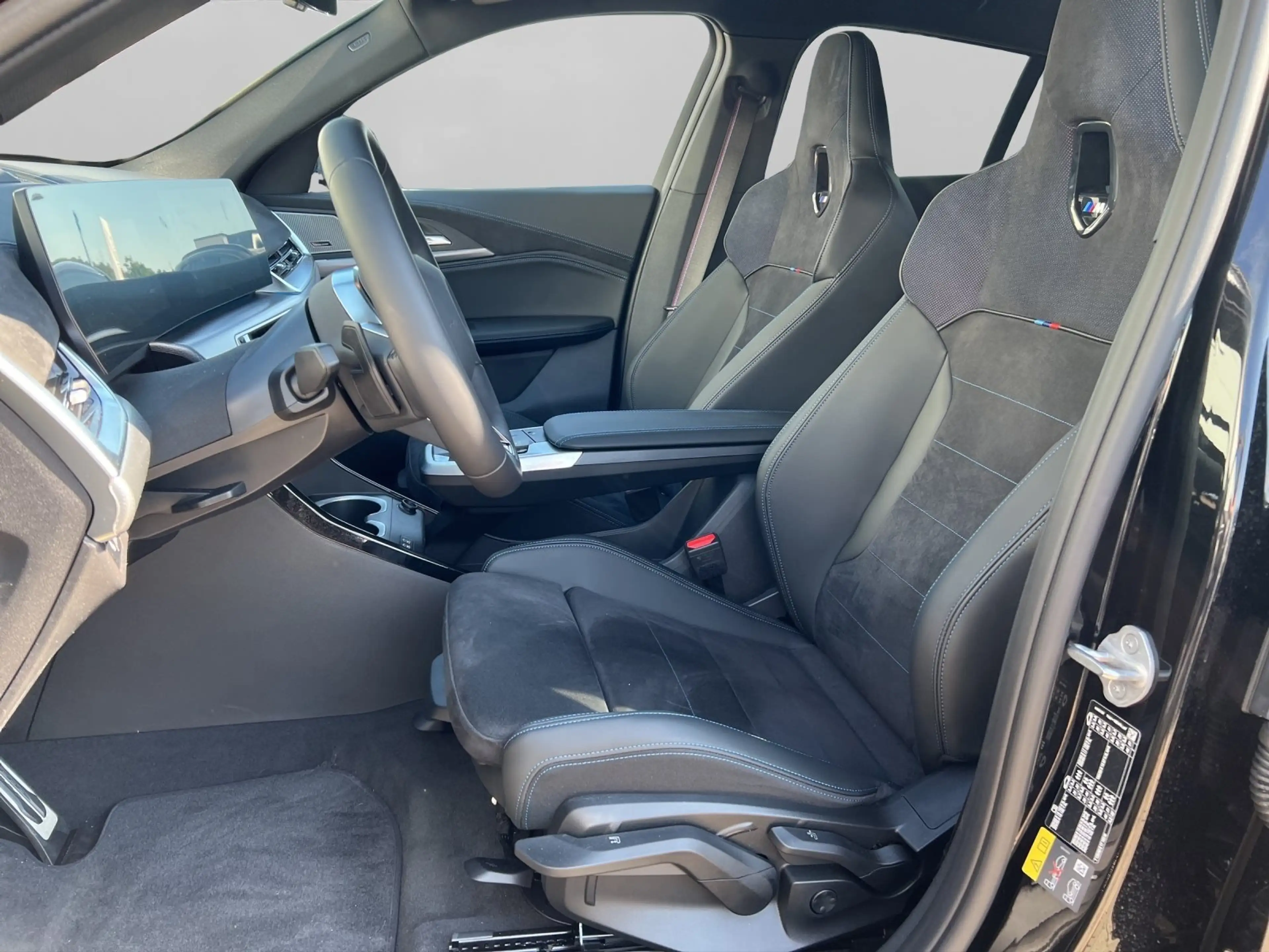 BMW iX2 xDrive30 M Sportpaket Pro Head-Up Harman Kardon Dr — photo 7