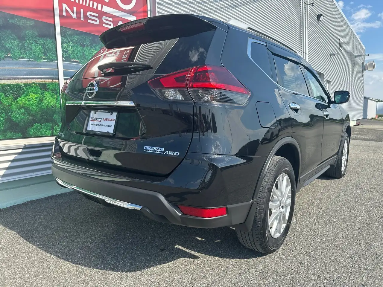 Nissan Rogue снимка Nissan Rogue