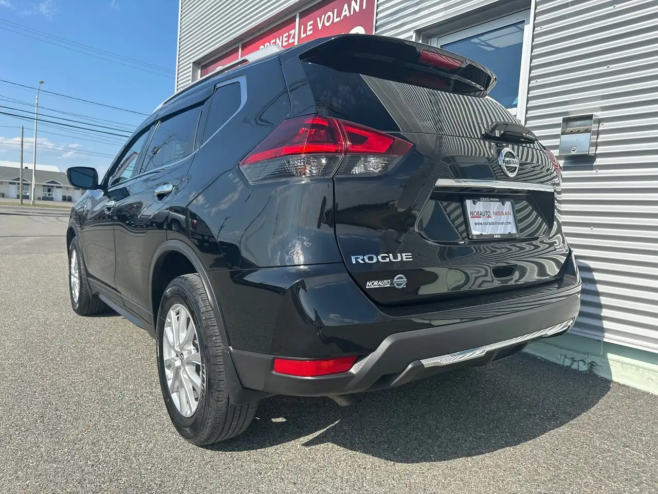 Nissan Rogue снимка Nissan Rogue