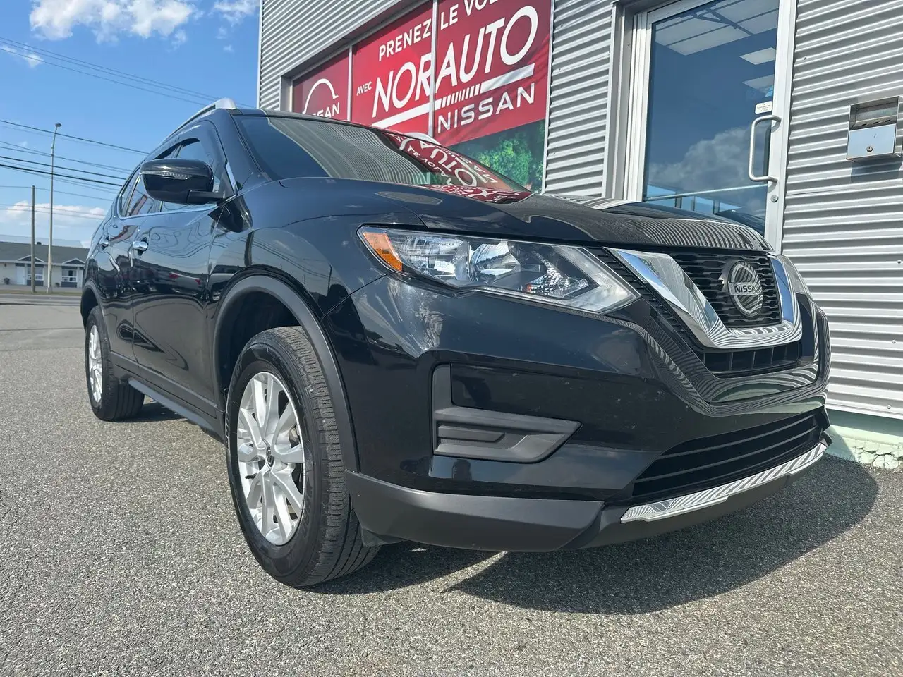 Nissan Rogue снимка Nissan Rogue