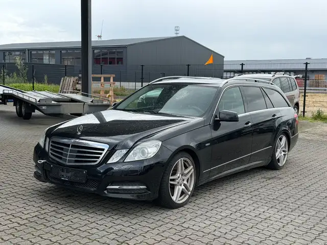 Mercedes-Benz E 350 E350 CDI AMG Avantgarde Xenon Dach Leder