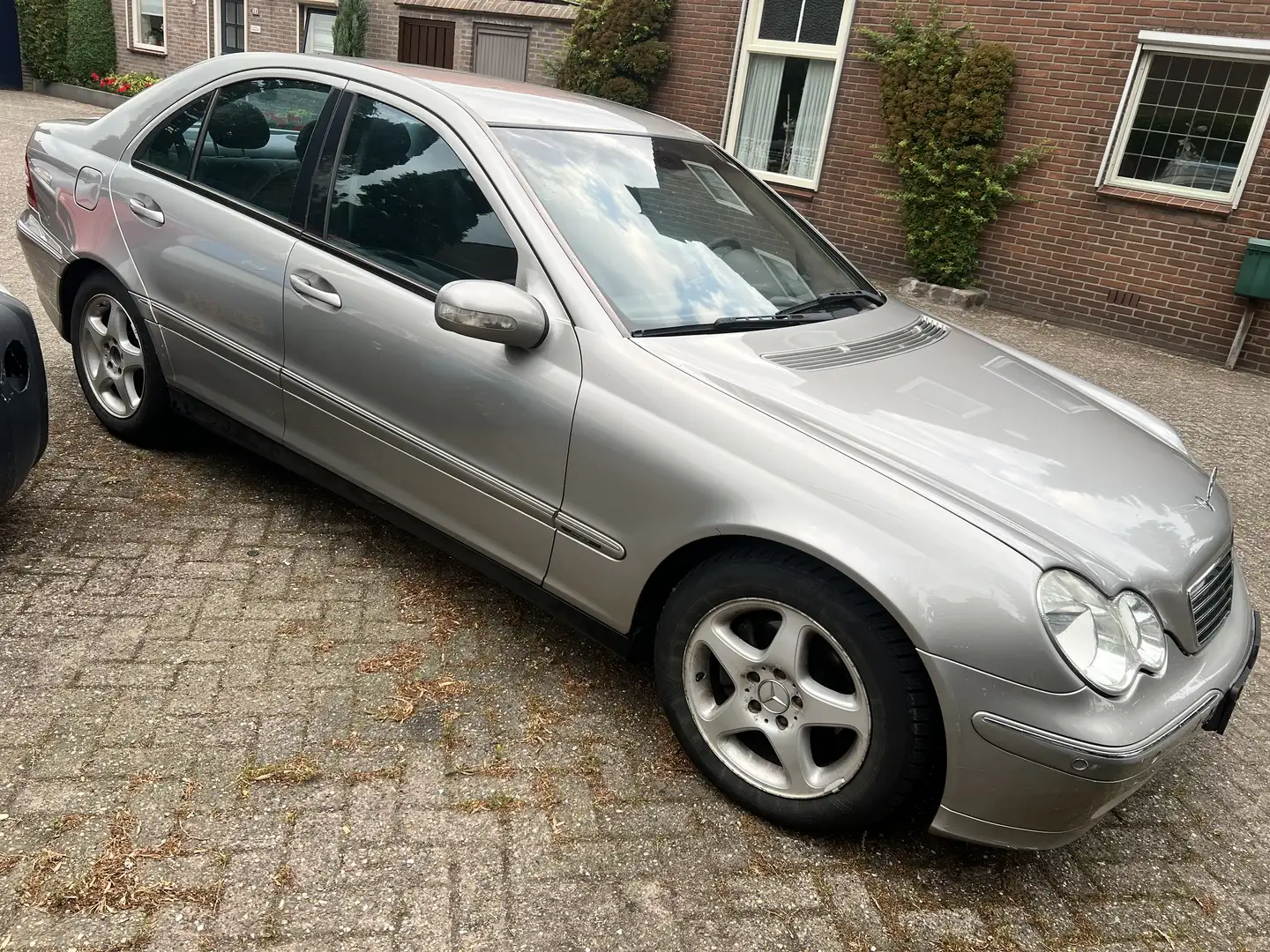 Mercedes-Benz C 200 Avantgarde Сірий - 2