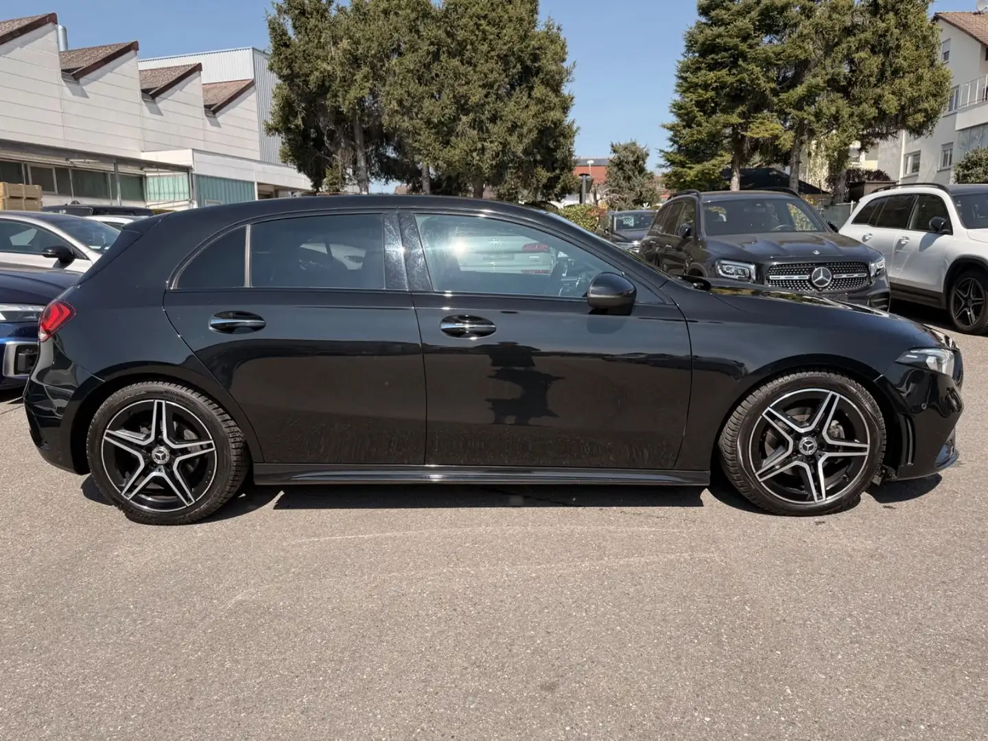 Mercedes-Benz A 200 d*AMG-Line+Night-Paket+Keyless Go+Media-Di Noir - 2
