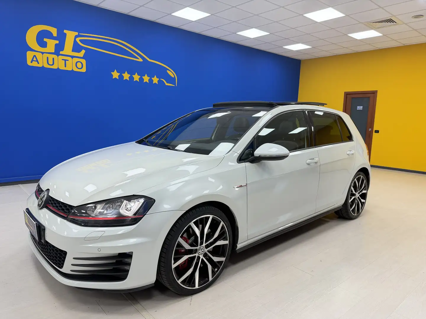Volkswagen Golf GTI **FULL OPTIONAL**SCARICO SPORTIVO**BOOK SERVICE** Weiß - 1