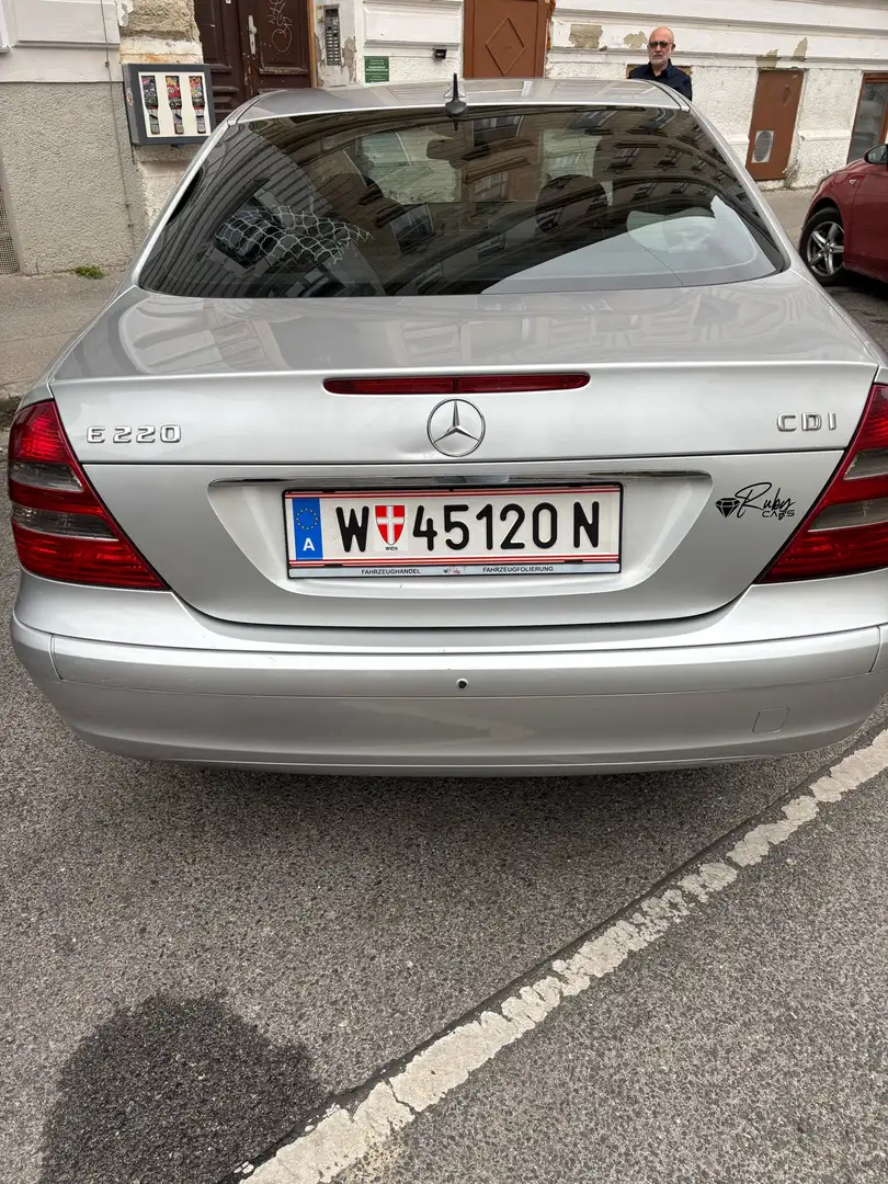 Mercedes-Benz E 220 Classic CDI - 2