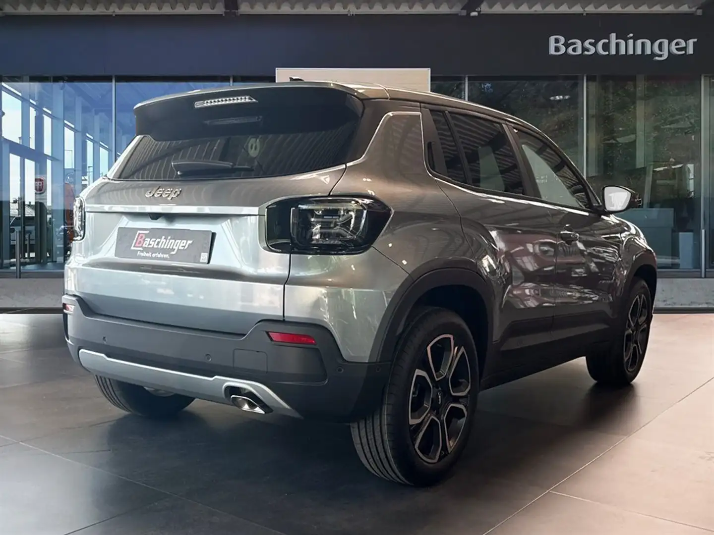 Jeep Avenger e-Hybrid Summit Grau - 2