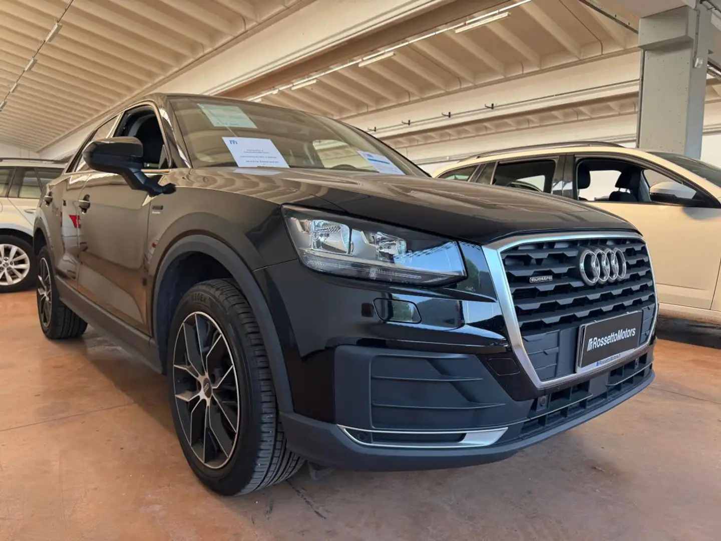 Audi Q2 35TDI Q. S-tronic Business Schwarz - 2