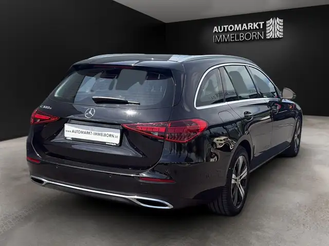 Mercedes-Benz C-Class view 11