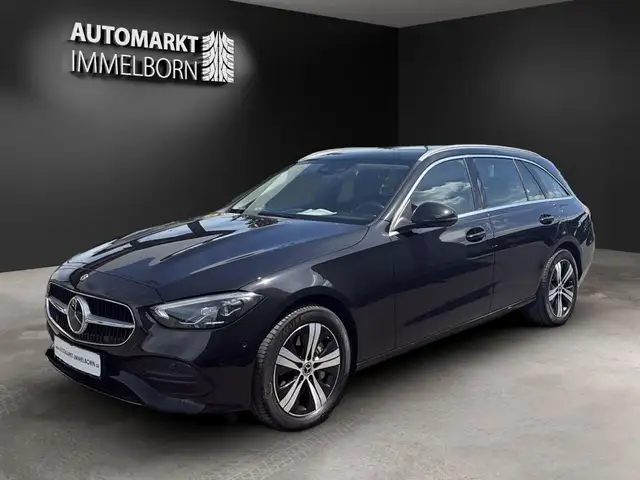 Mercedes-Benz C-Class view 4