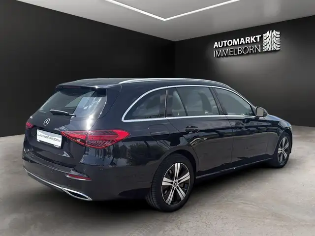 Mercedes-Benz C-Class view 6