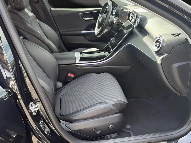 Mercedes-Benz C-Class view 13