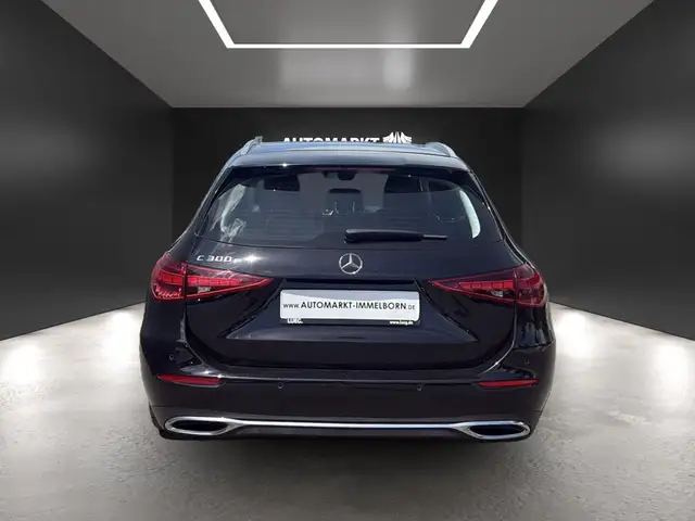 Mercedes-Benz C-Class view 9