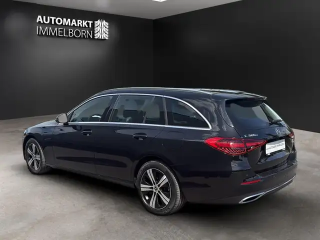 Mercedes-Benz C-Class view 5