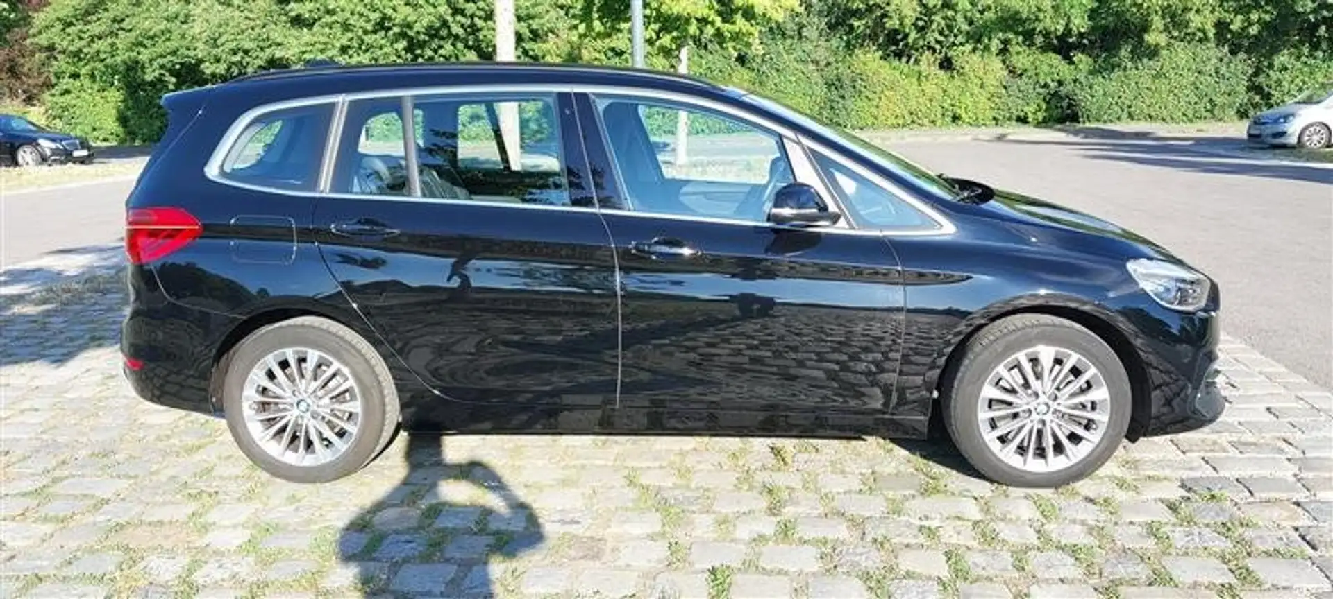 BMW 220 Gran Tourer 220i Luxury Line F46 Schwarz - 2