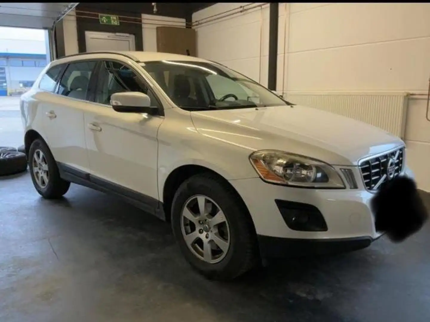 Volvo XC60 2.4D Momentum Drive **1-Besitz*Finanzierung** Weiß - 1