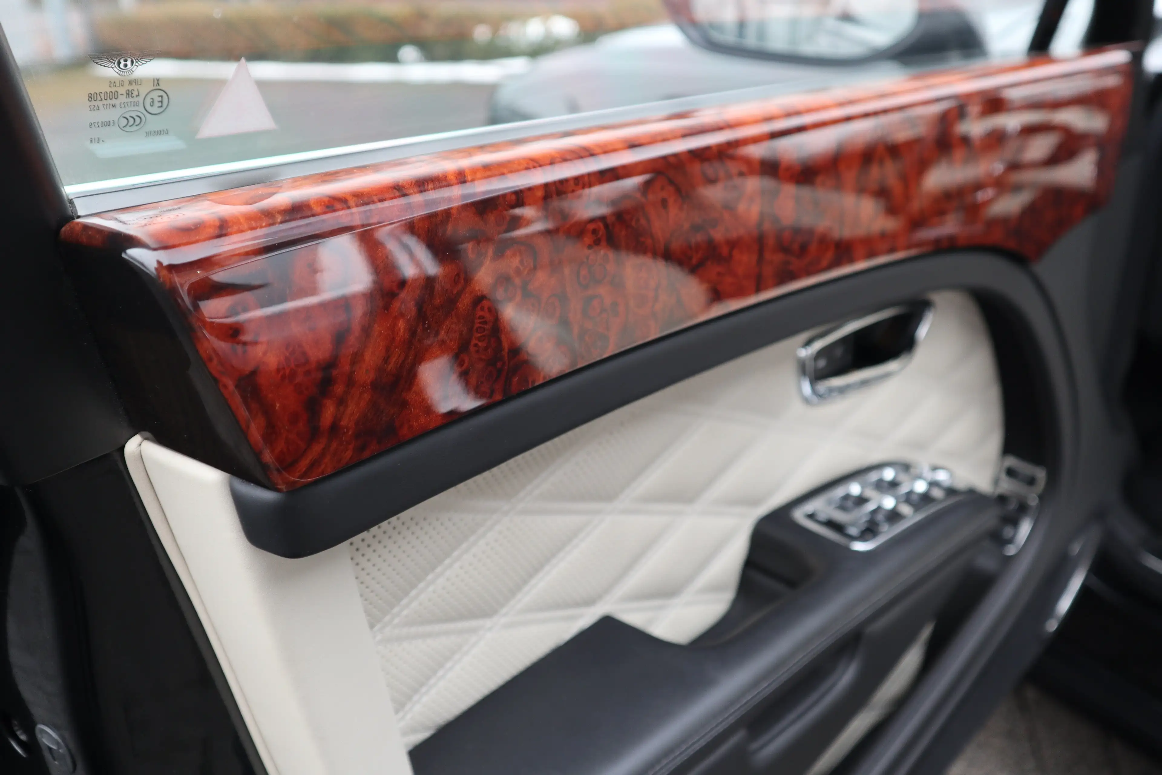 Bentley Mulsanne *Duo Tone*Glasdach*Diamond Quilting* — photo 13