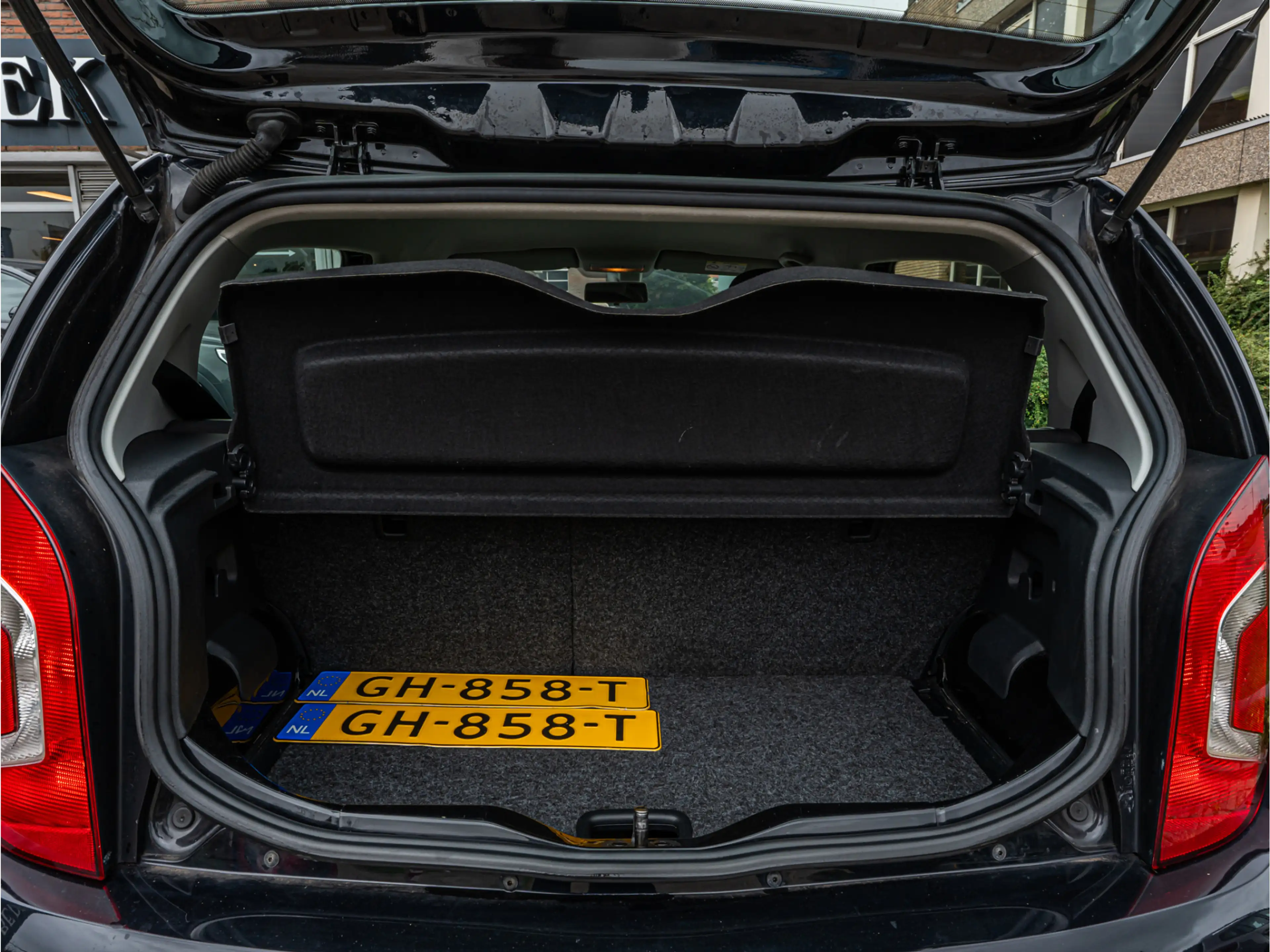 Volkswagen up! 1.0 high up! BlueMotion FENDER AUDIO CRUISE 15 INC — photo 12