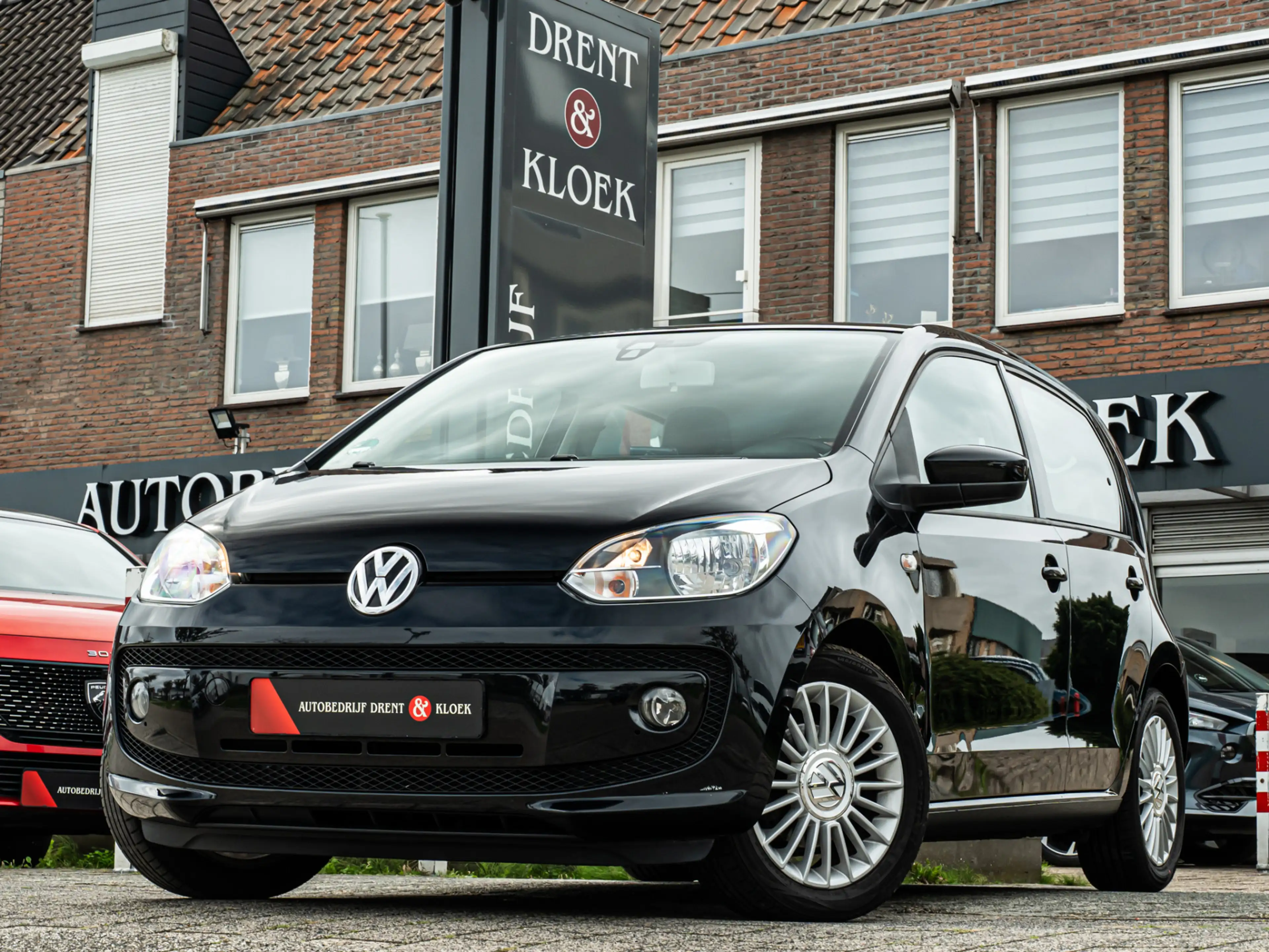 Volkswagen up! 1.0 high up! BlueMotion FENDER AUDIO CRUISE 15 INC — photo 5