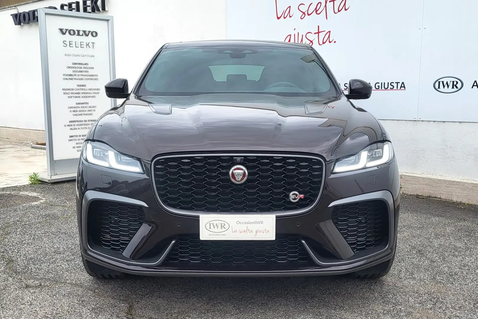 Jaguar F-Pace F-Pace 5.0 SVR P550 auto Red - 2