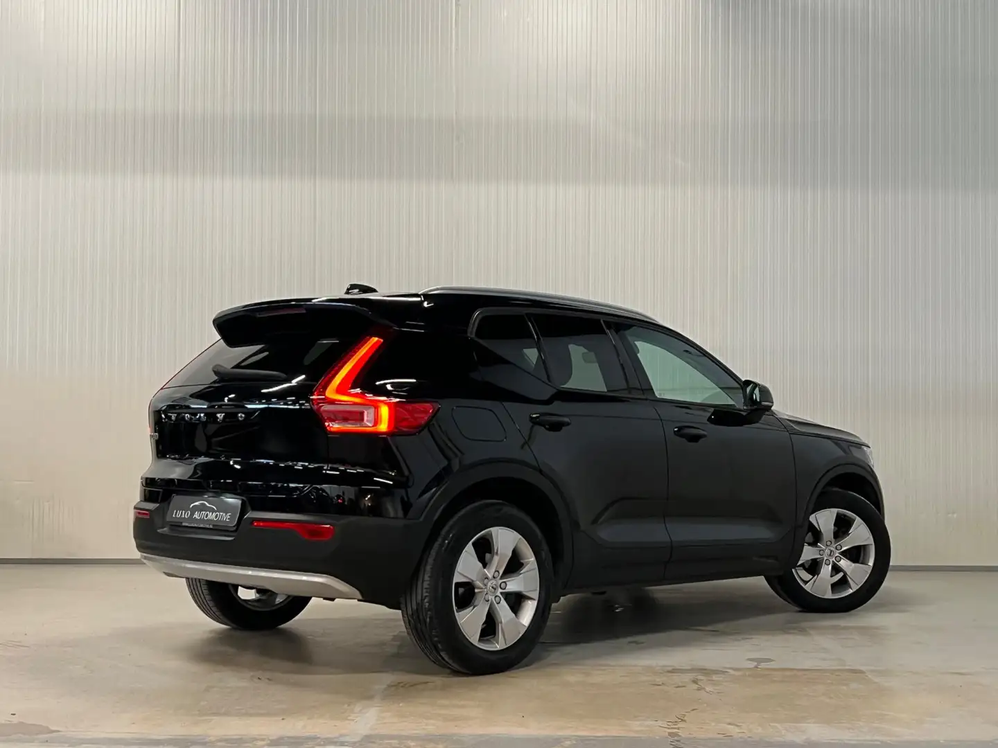 Volvo XC40 1.5 T3 R-Design Zwart - 2