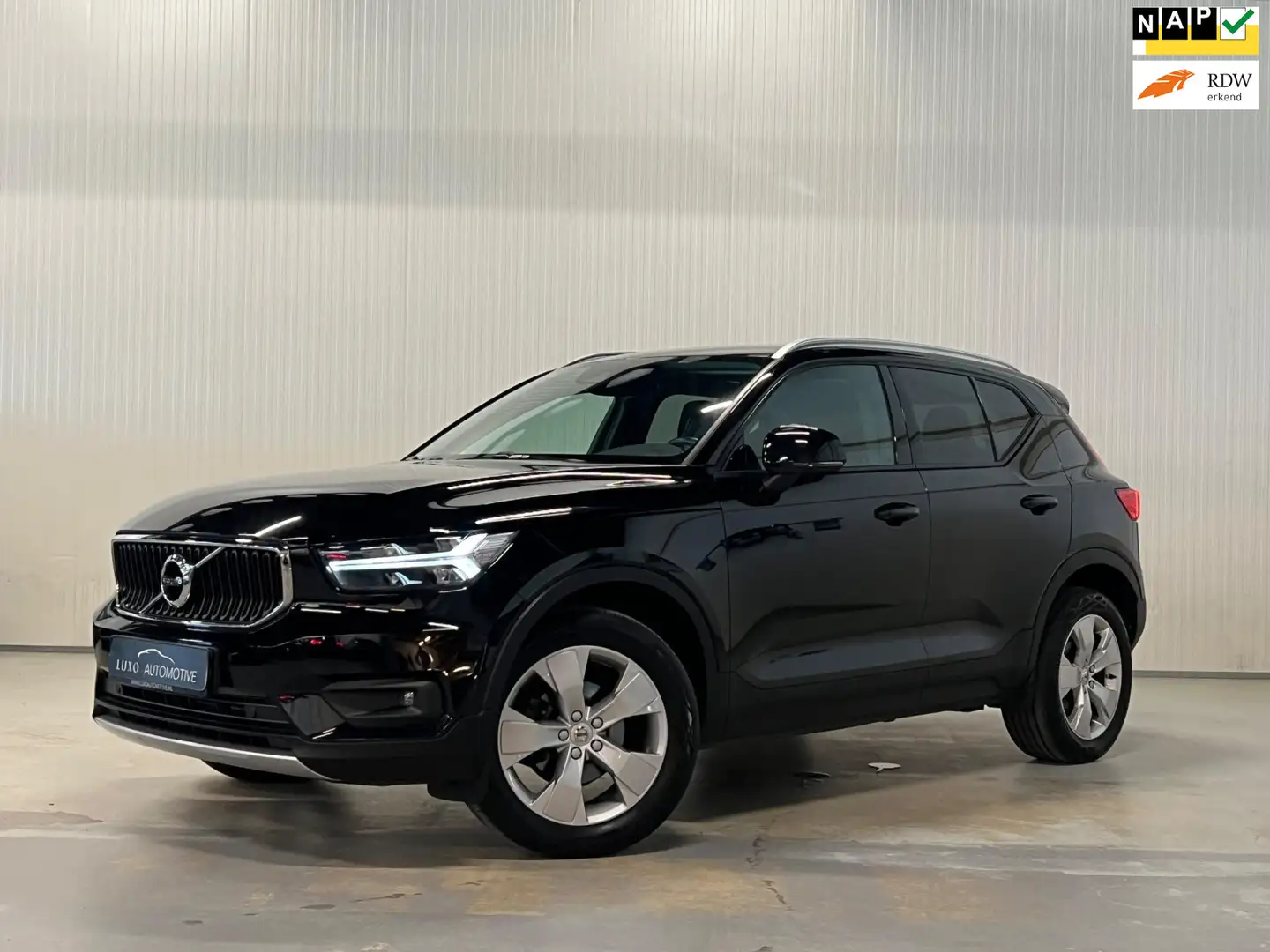 Volvo XC40 1.5 T3 R-Design Zwart - 1